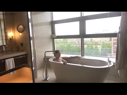 ❤️ Керемет сәби Жуынатын бөлмеде оның кискасын құмарта тартып жатыр Порно бізде kk.myteporn.ru
